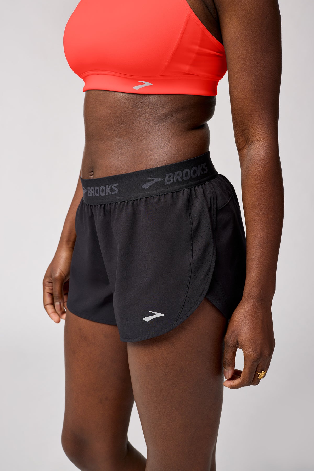 WOMEN'S BREAKAWAY 2.5" SHORT